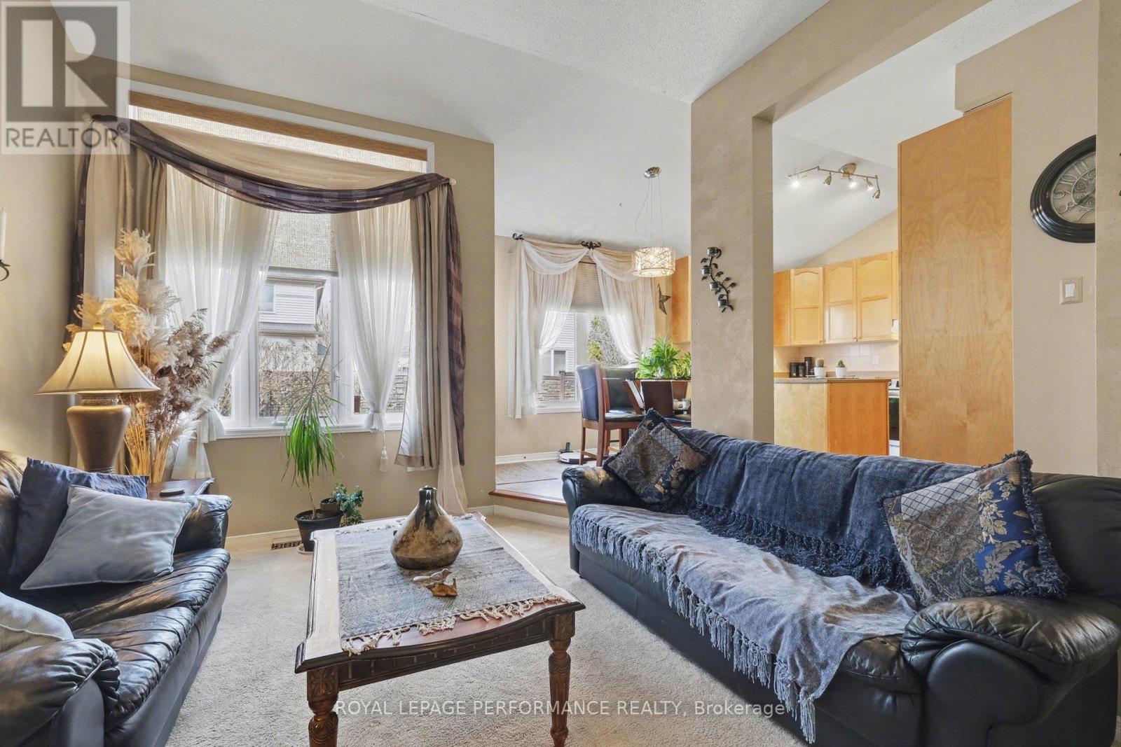 2202 Clendenan Crescent, Ottawa, Ontario  K4A 4S8 - Photo 6 - X12981986