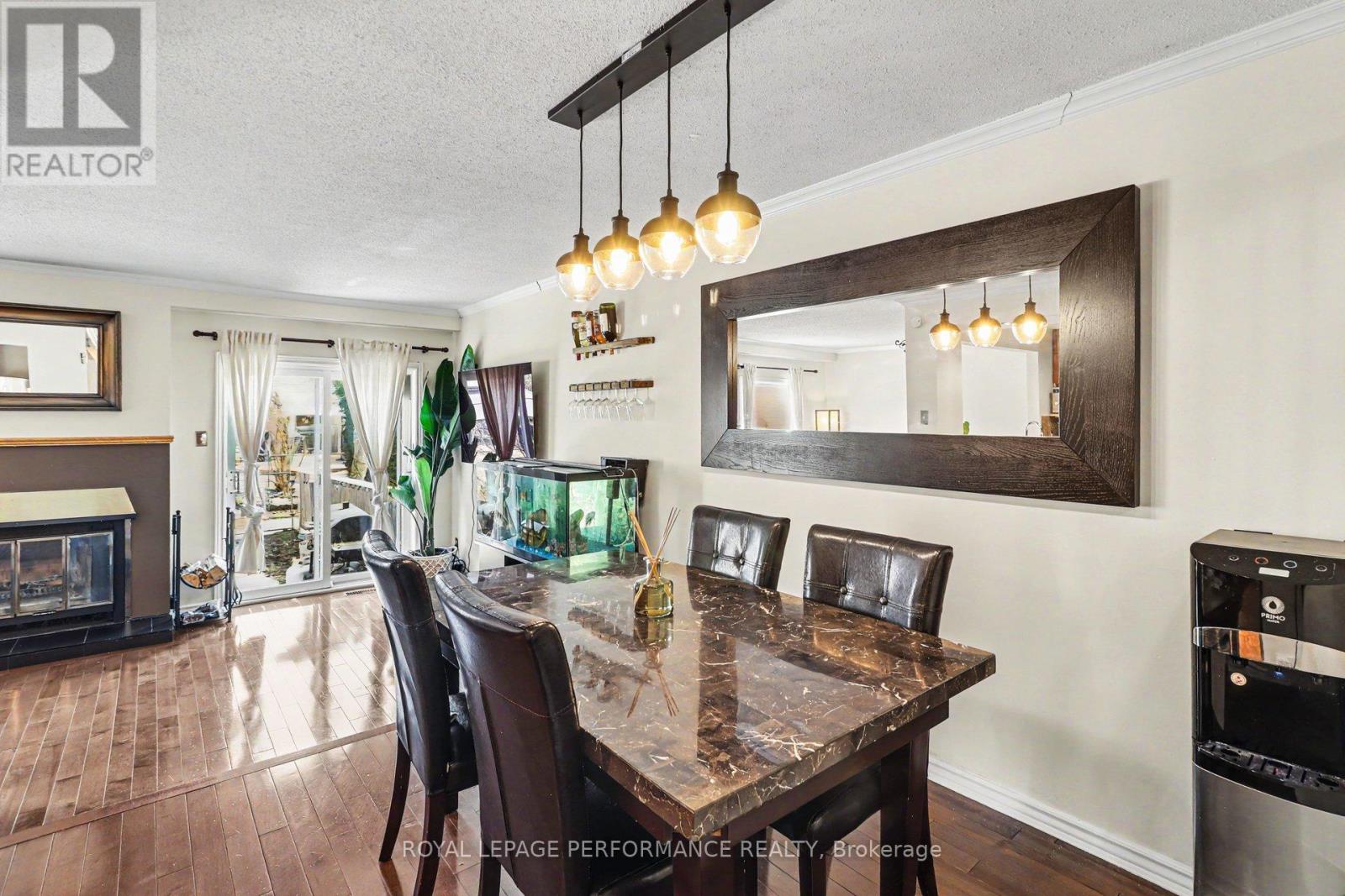 7004 Bilberry Drive, Ottawa, Ontario  K1C 3R6 - Photo 10 - X12982004