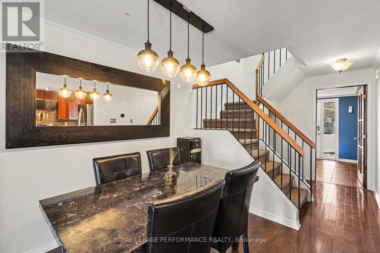 7004 Bilberry Drive, Ottawa, Ontario  K1C 3R6 - Photo 11 - X12982004