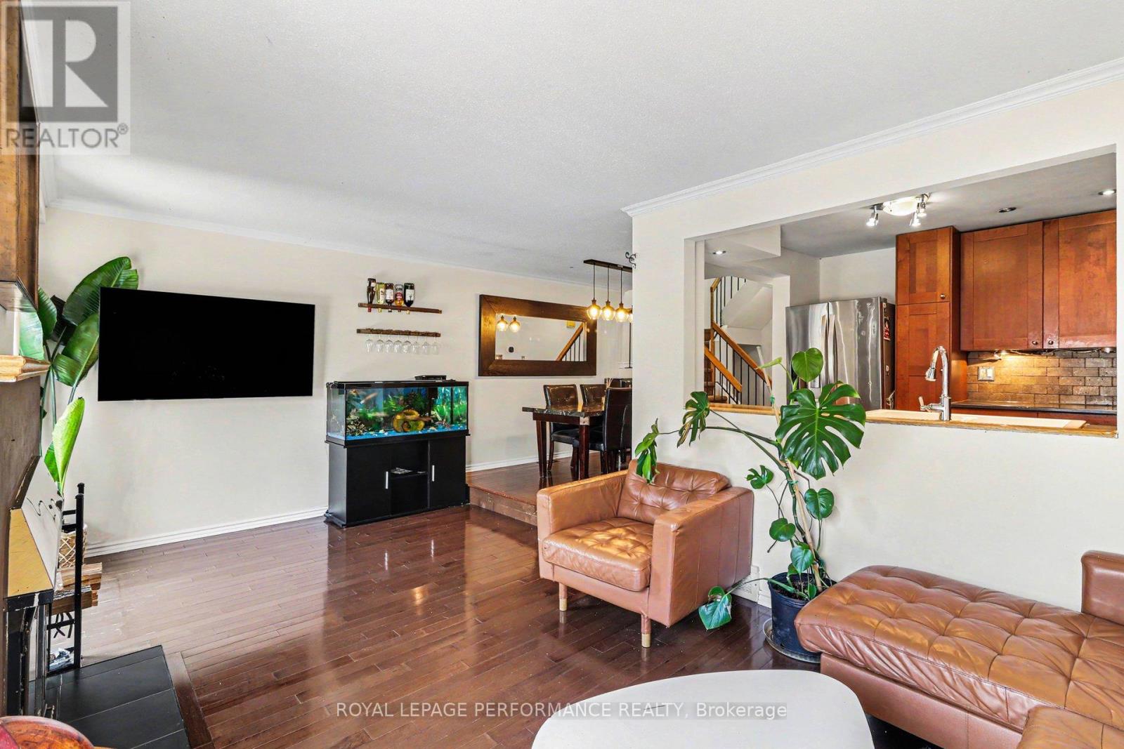 7004 Bilberry Drive, Ottawa, Ontario  K1C 3R6 - Photo 5 - X12982004