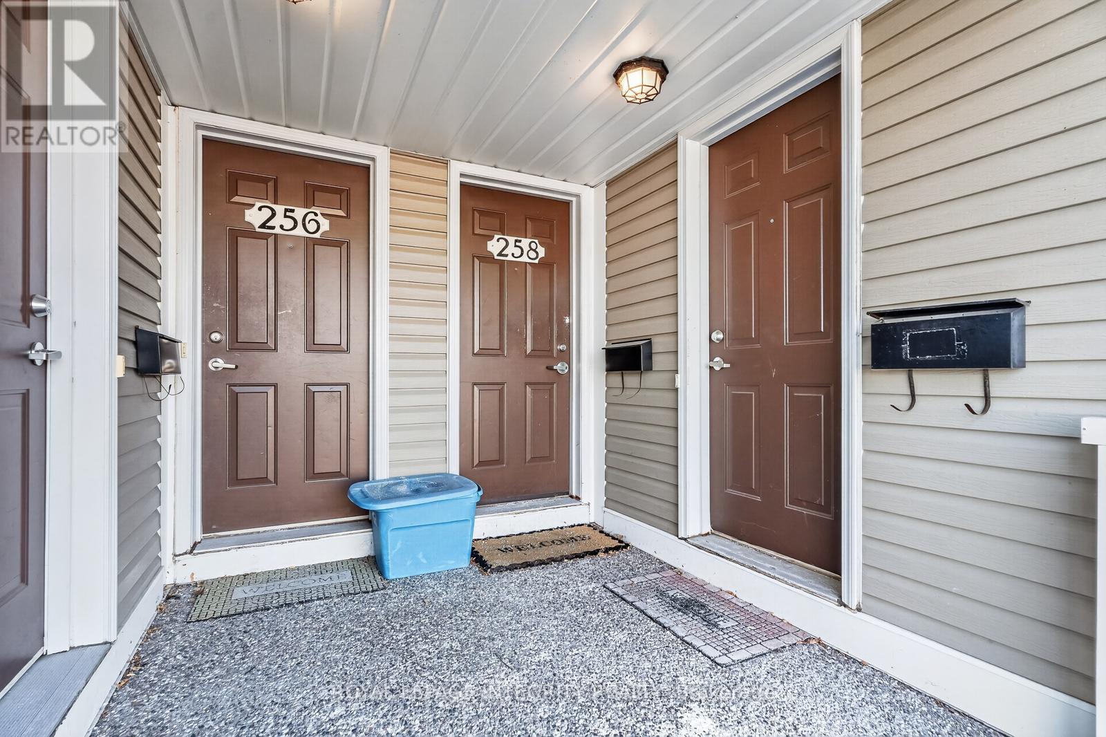 258 Chapman Mills Drive, Ottawa, Ontario  K2J 0B9 - Photo 2 - X12982022