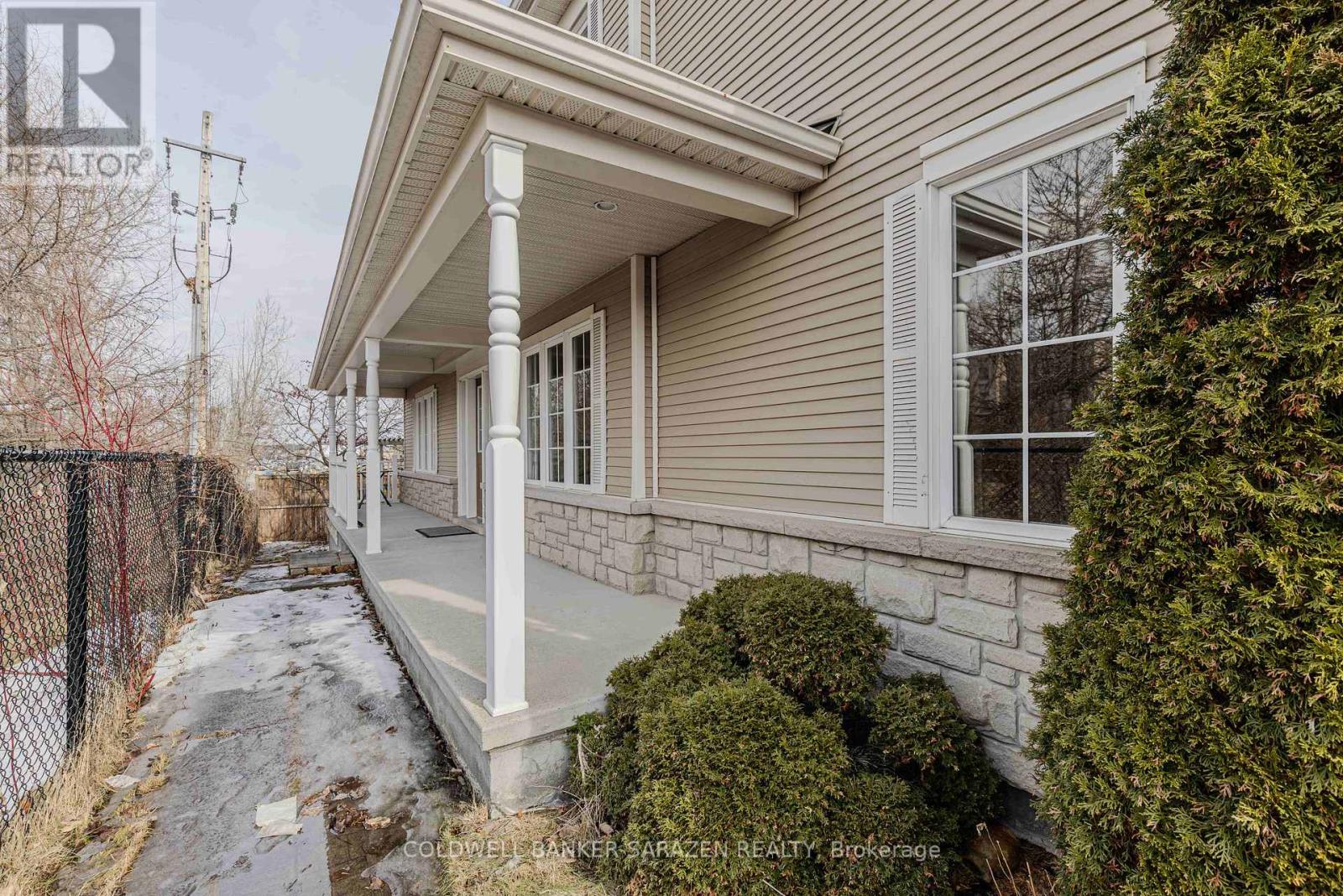 486 Wisteria Crescent, Ottawa, Ontario  K1V 0N6 - Photo 3 - X12982030