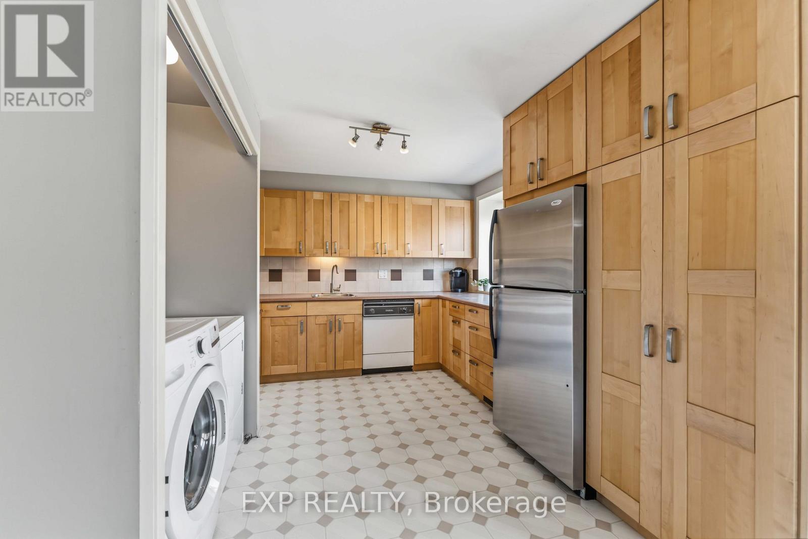 E - 1 Crestlea Crescent, Ottawa, Ontario  K2G 4N1 - Photo 14 - X12982110