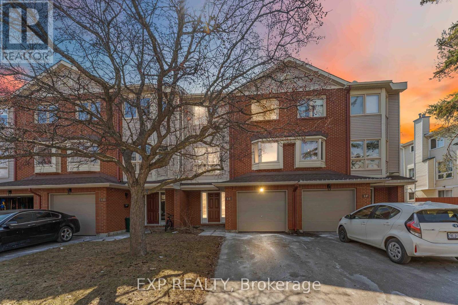 E - 1 Crestlea Crescent, Ottawa, Ontario  K2G 4N1 - Photo 2 - X12982110