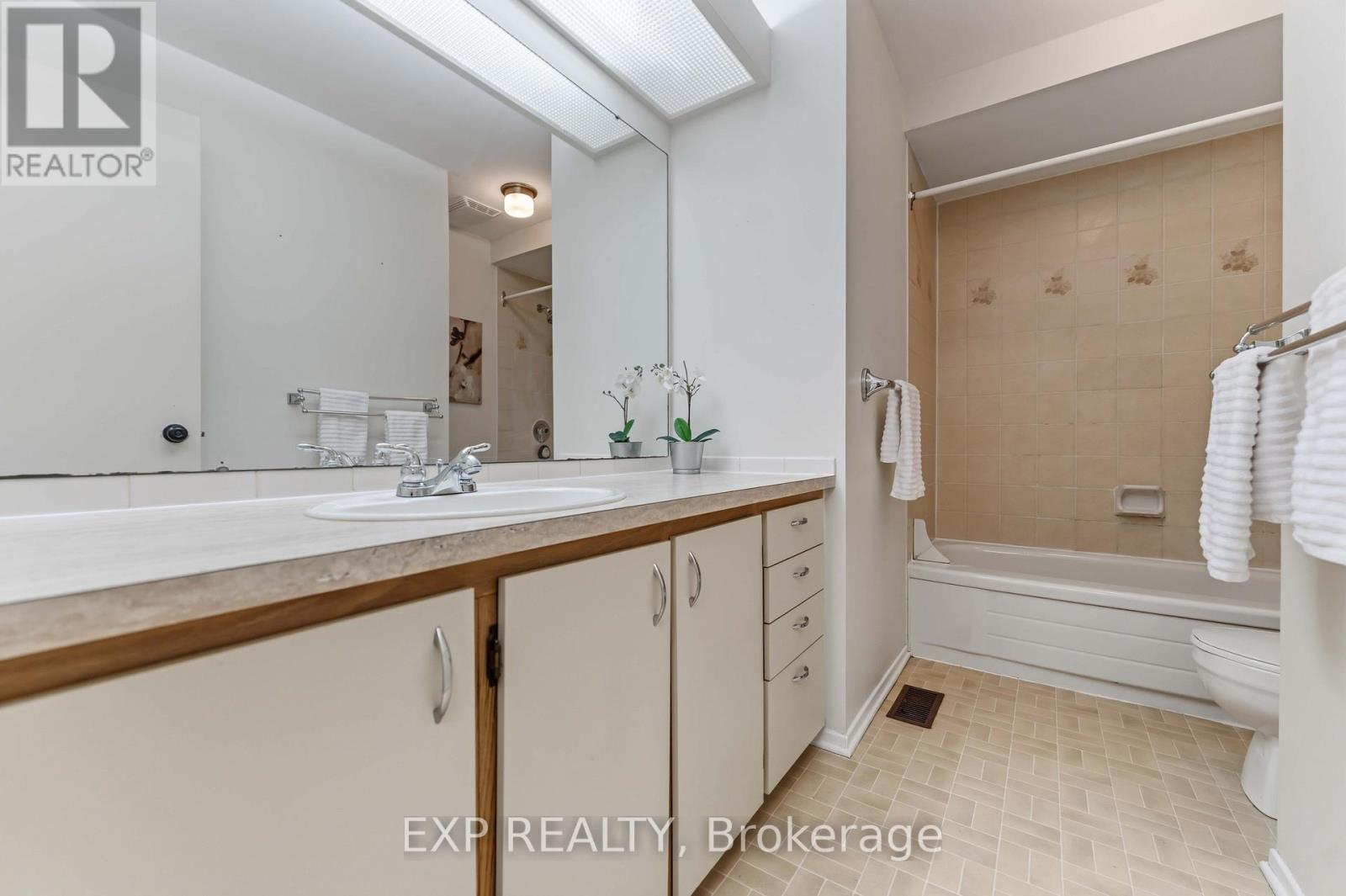 E - 1 Crestlea Crescent, Ottawa, Ontario  K2G 4N1 - Photo 26 - X12982110