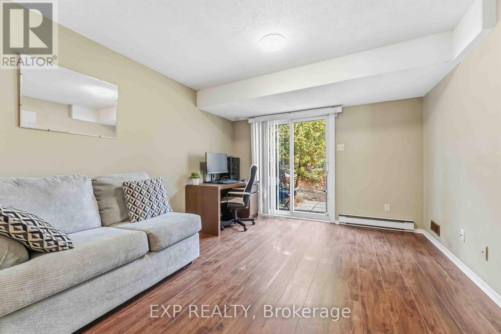 E - 1 Crestlea Crescent, Ottawa, Ontario  K2G 4N1 - Photo 6 - X12982110