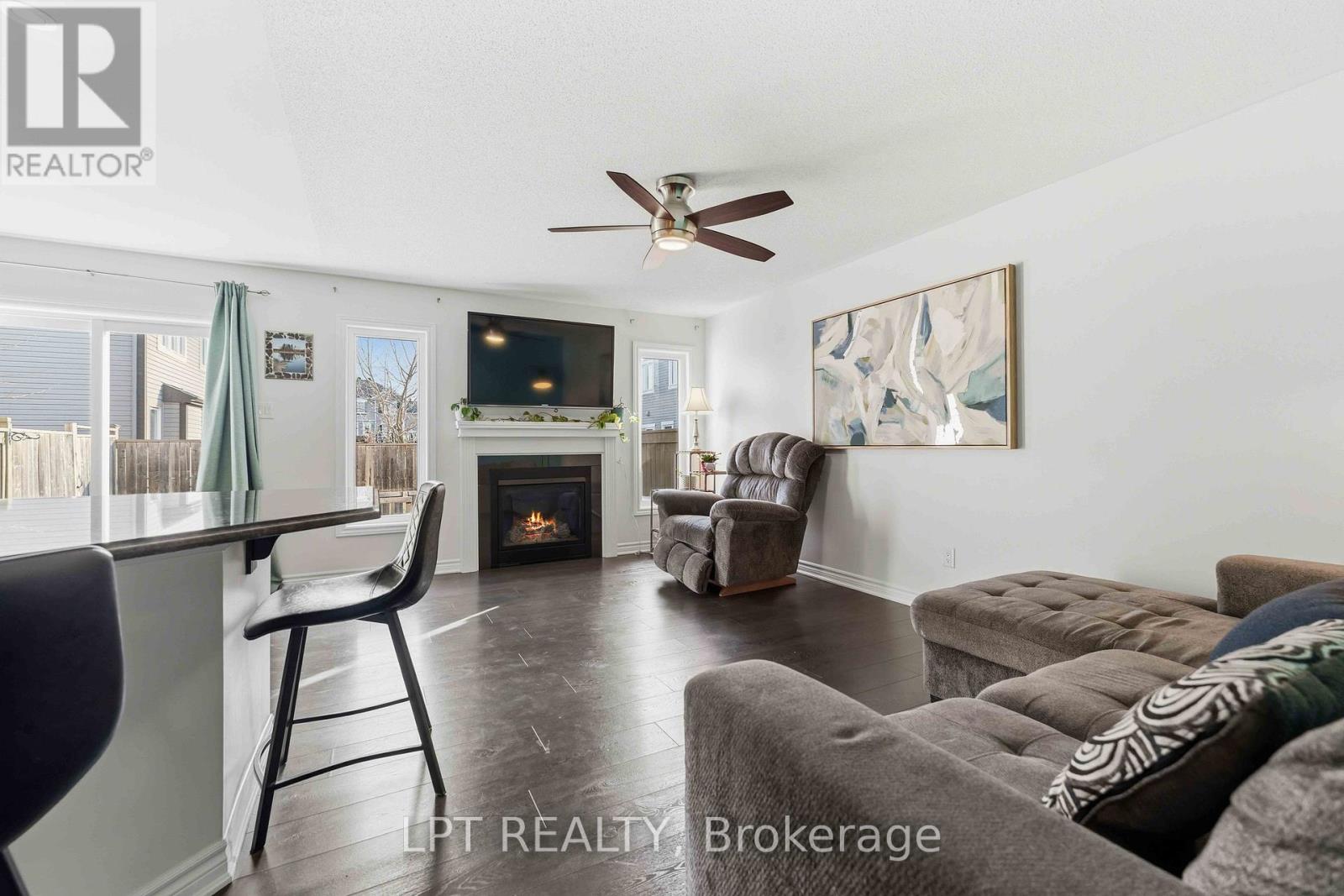 782 Maloja Way, Ottawa, Ontario  K2S 1B9 - Photo 3 - X12982218