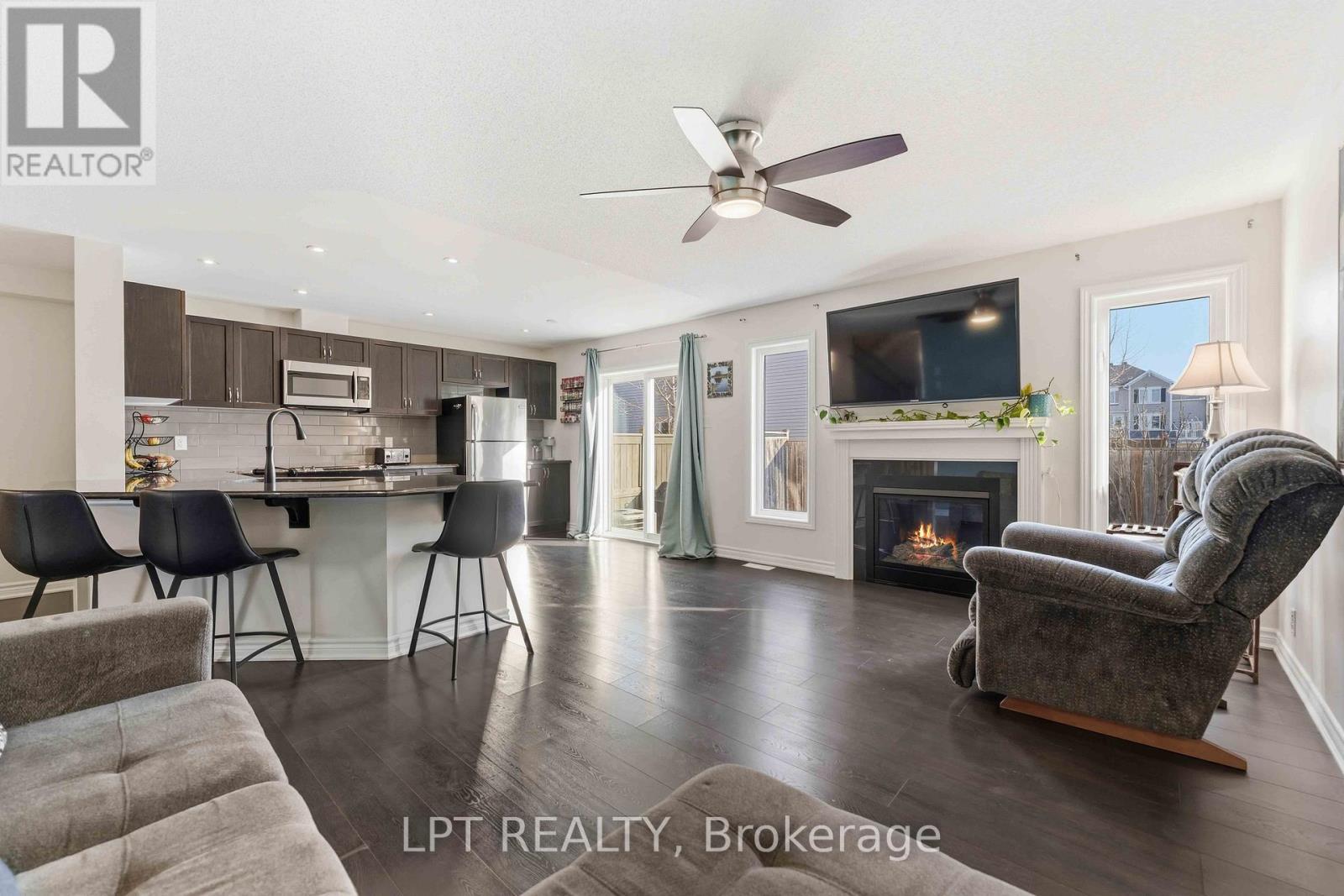 782 Maloja Way, Ottawa, Ontario  K2S 1B9 - Photo 4 - X12982218