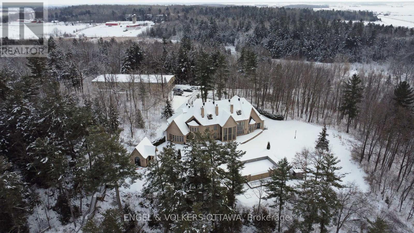 2892 Presquile Road, Alfred And Plantagenet, Ontario  K0B 1J0 - Photo 38 - X12982242