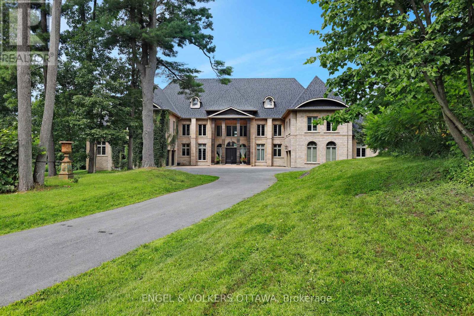 2892 Presquile Road, Alfred And Plantagenet, Ontario  K0B 1J0 - Photo 4 - X12982242