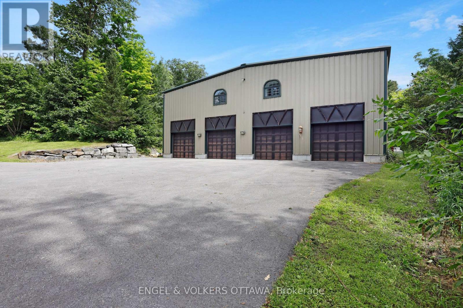 2892 Presquile Road, Alfred And Plantagenet, Ontario  K0B 1J0 - Photo 5 - X12982242