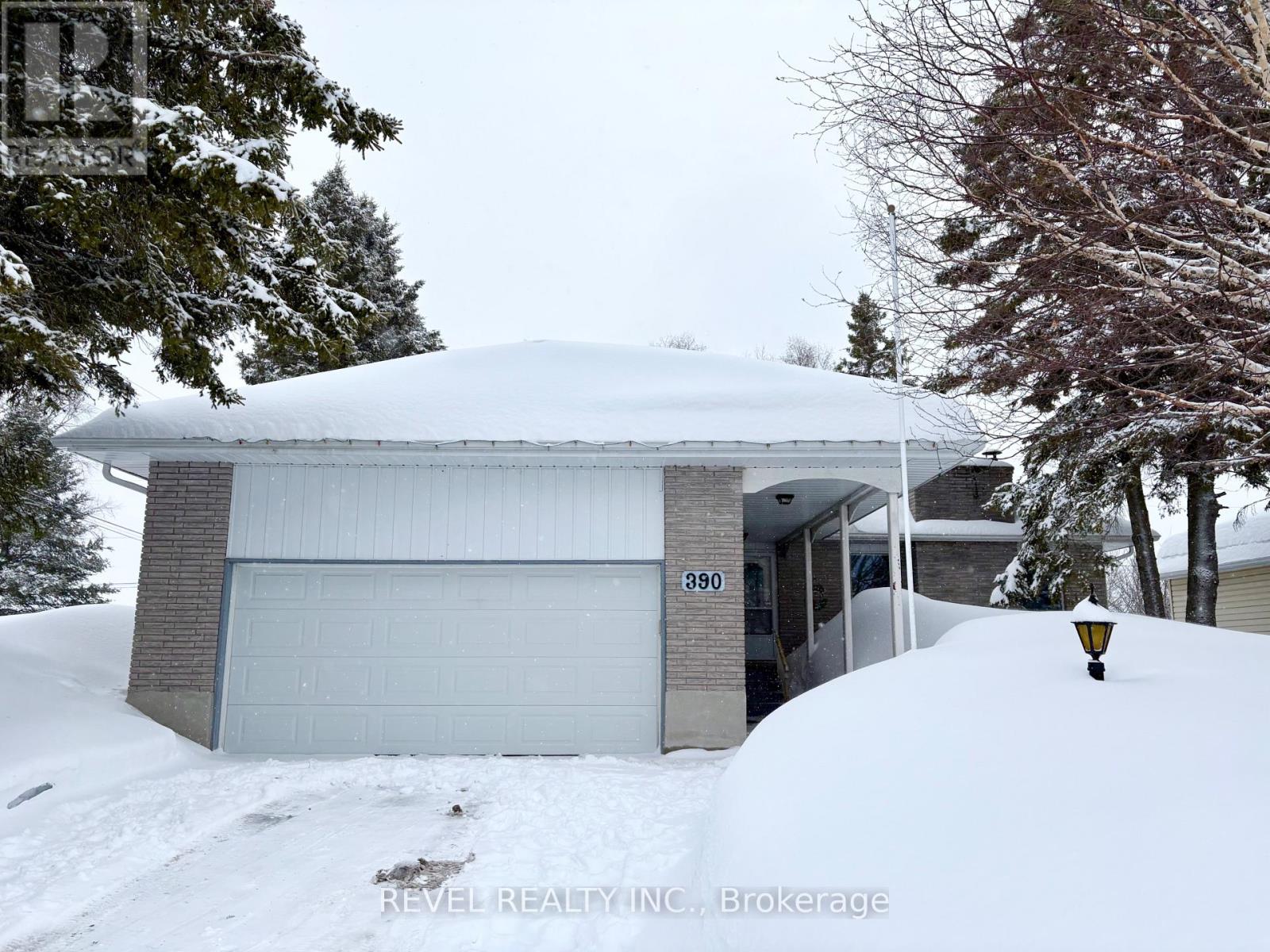 390 SEVENTEENTH AVENUE, Cochrane, Ontario