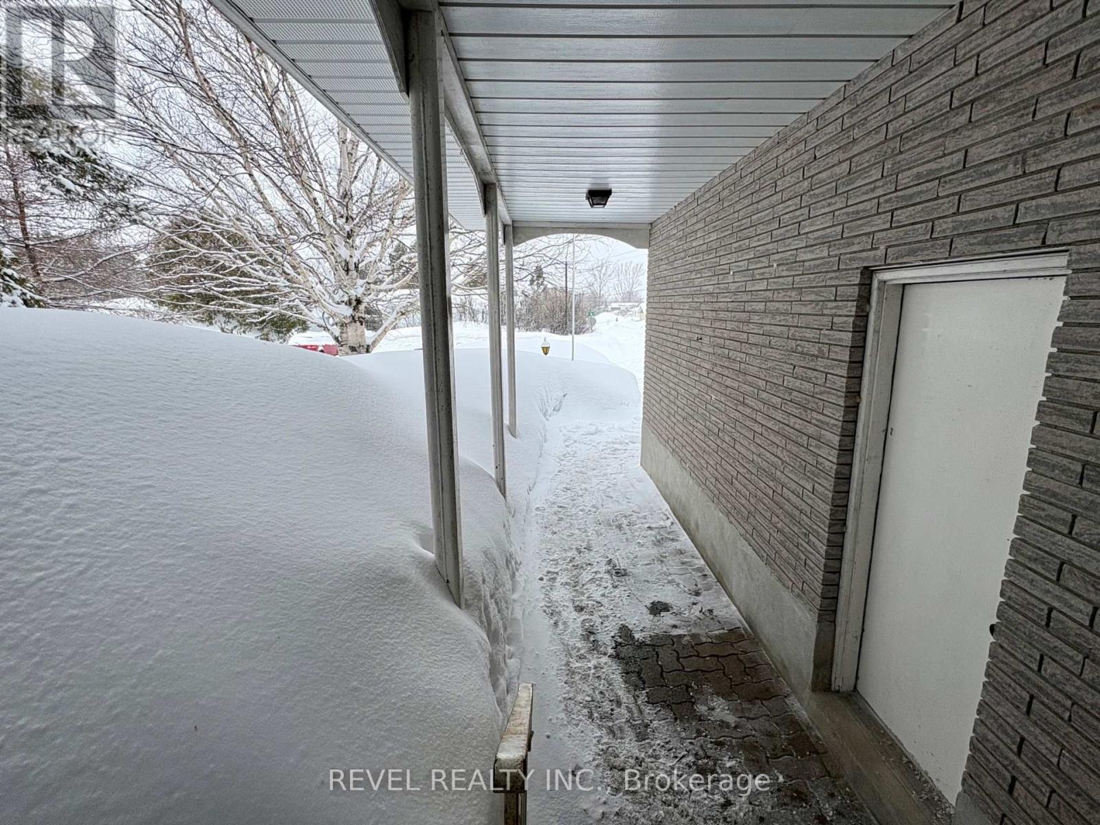 390 Seventeenth Avenue, Cochrane, Ontario  P0L 1C0 - Photo 3 - T12982070