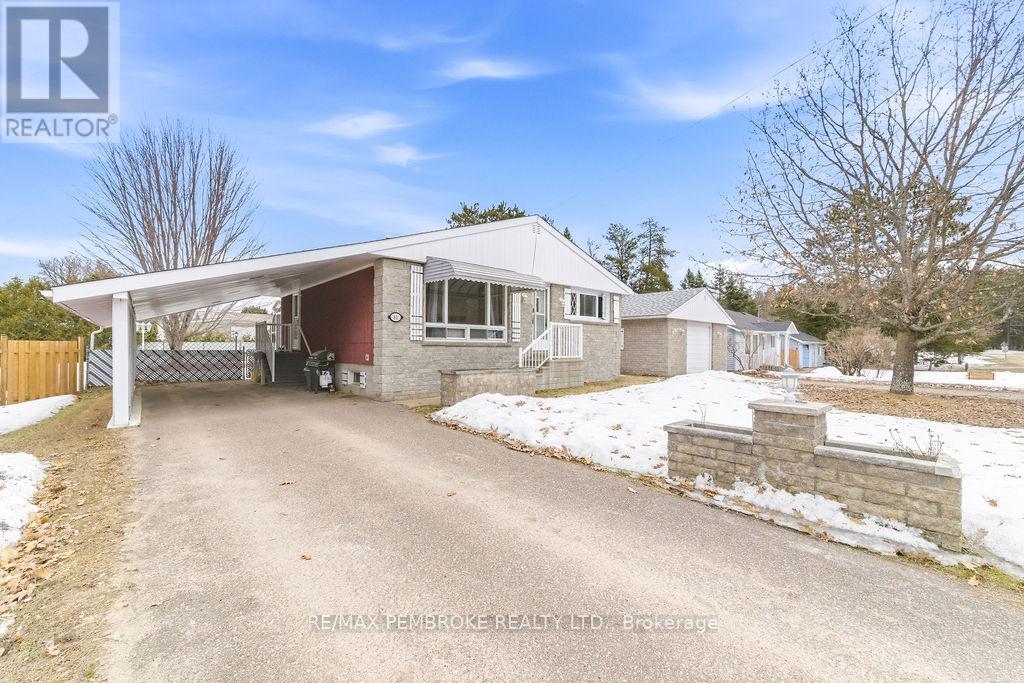 61 Church Street, Laurentian Hills, Ontario  K0J 1J0 - Photo 2 - X12982258