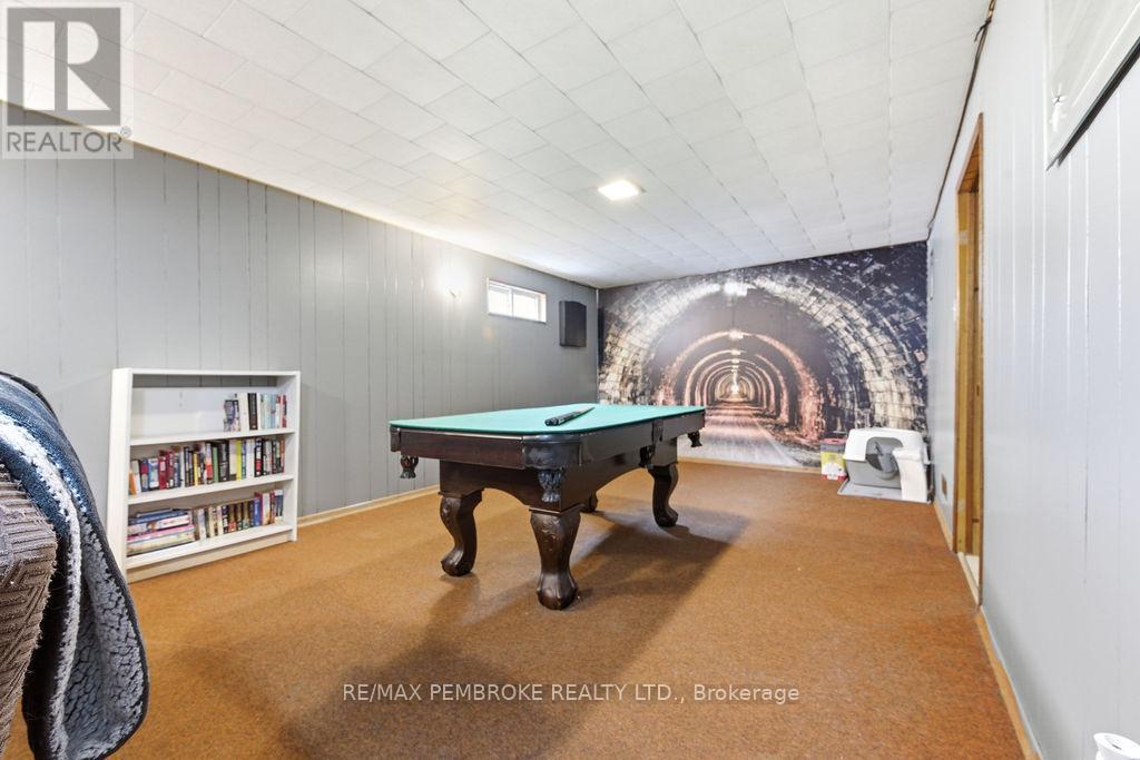 61 Church Street, Laurentian Hills, Ontario  K0J 1J0 - Photo 25 - X12982258