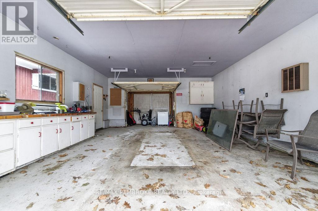 61 Church Street, Laurentian Hills, Ontario  K0J 1J0 - Photo 27 - X12982258