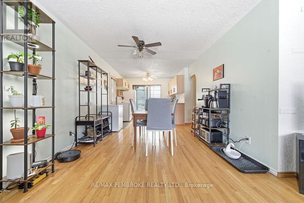 61 Church Street, Laurentian Hills, Ontario  K0J 1J0 - Photo 9 - X12982258