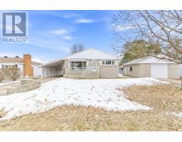 61 CHURCH STREET, Laurentian Hills, Ontario