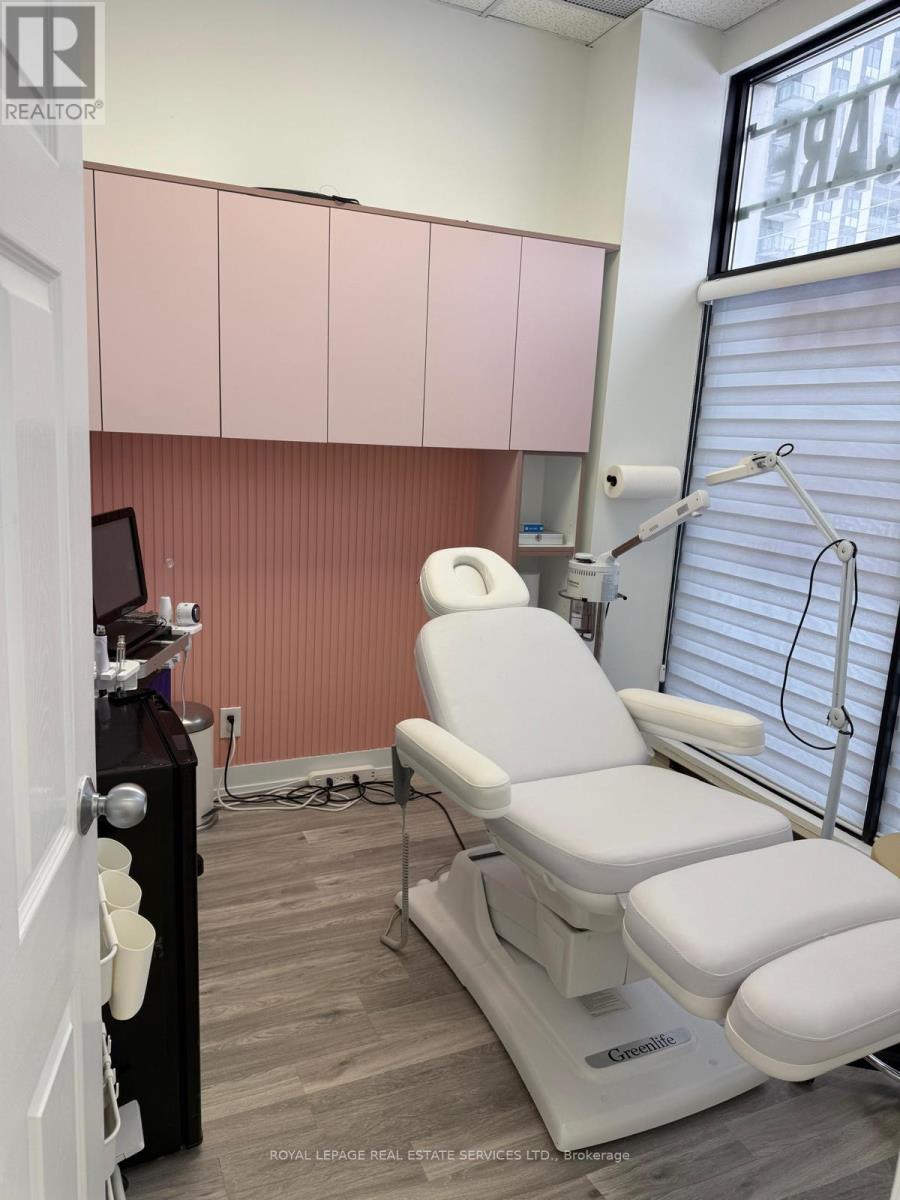 106 - 712 Davis Drive, Newmarket, Ontario  L3Y 8C3 - Photo 9 - N12981148