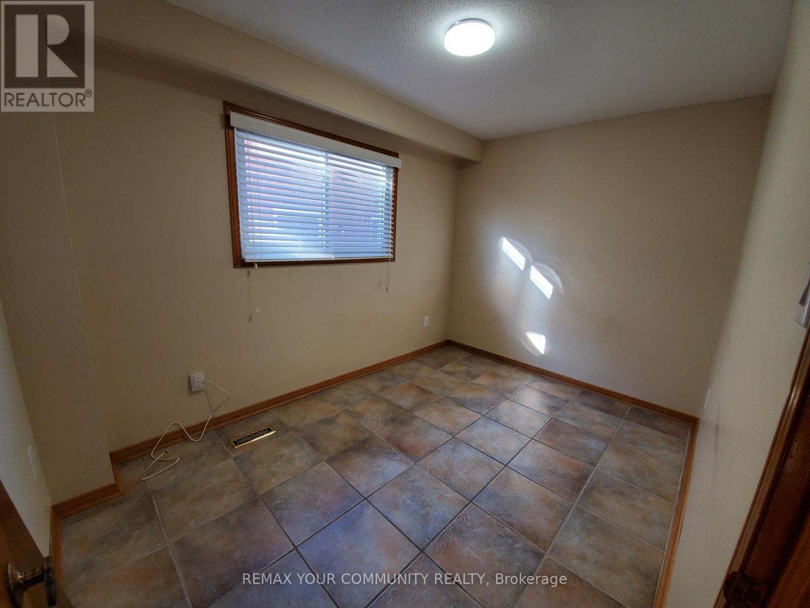 189 Aberdeen Avenue, Vaughan, Ontario  L4L 1C3 - Photo 12 - N12979756