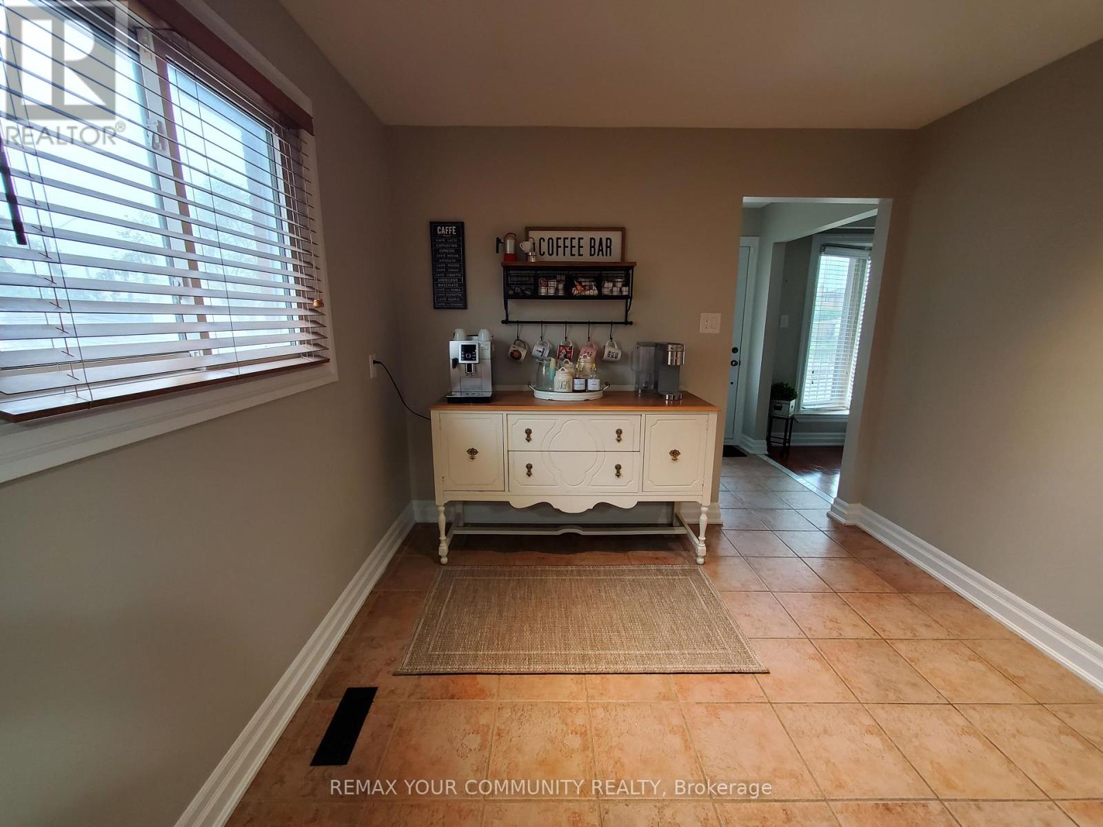 189 Aberdeen Avenue, Vaughan, Ontario  L4L 1C3 - Photo 3 - N12979756