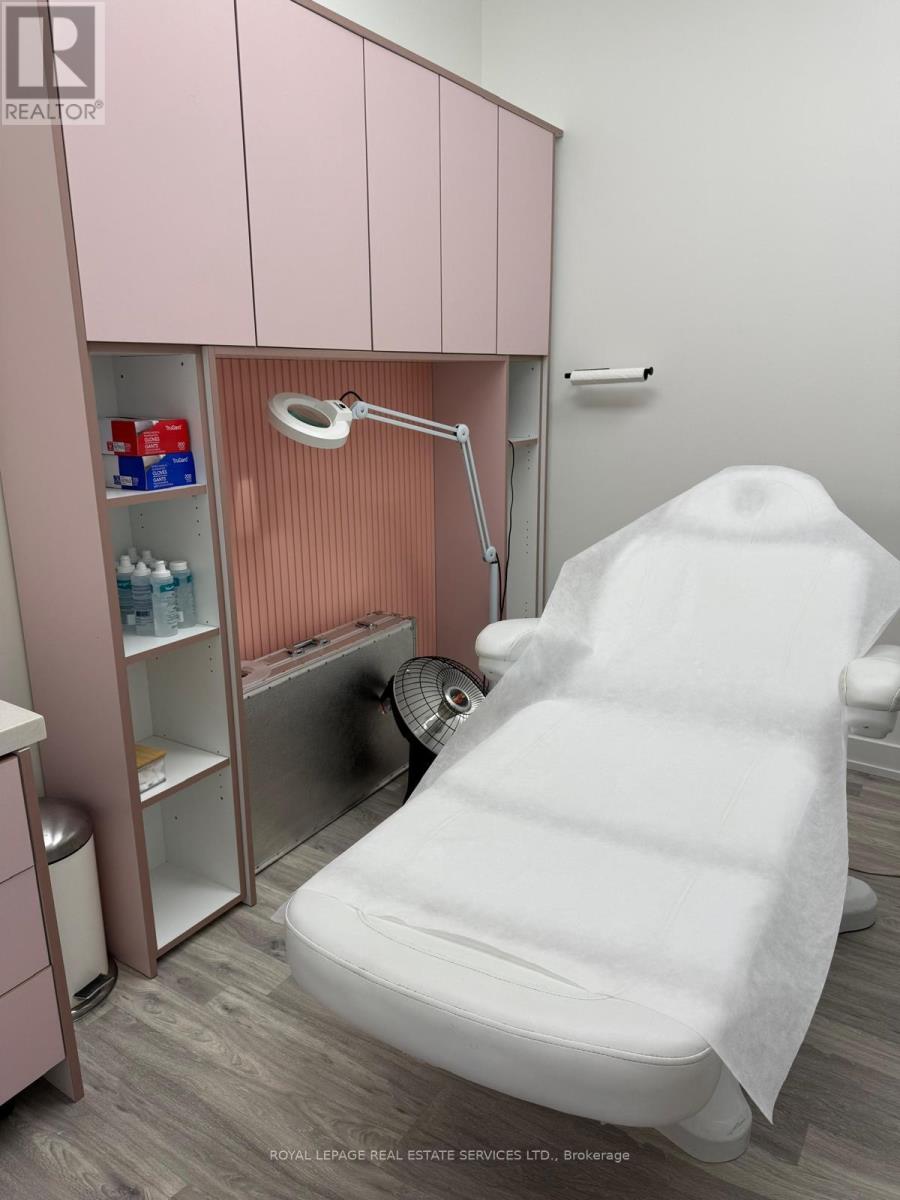 106 - 712 Davis Drive, Newmarket, Ontario  L3Y 8C3 - Photo 10 - N12981148