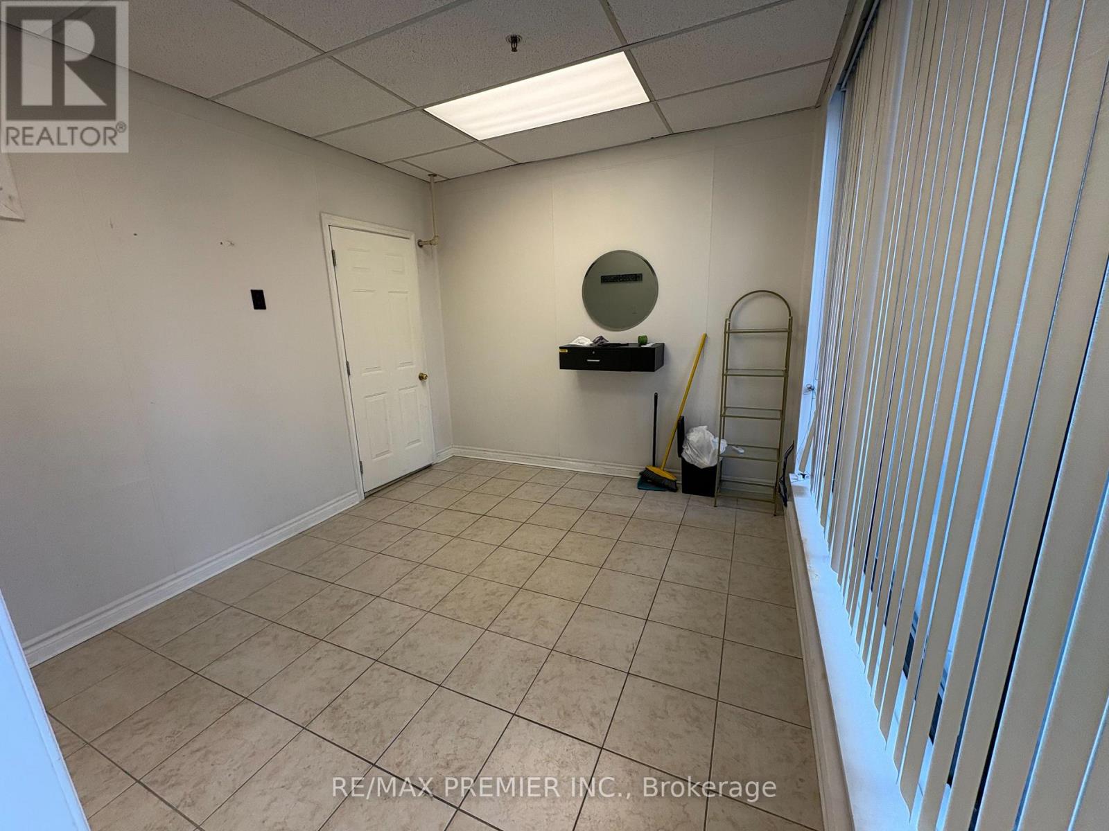 24 - 2150 Steeles Avenue W, Vaughan, Ontario  L4K 2Y7 - Photo 3 - N12963346