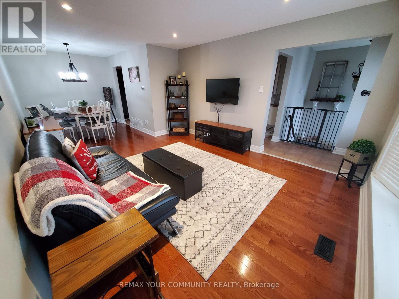 189 Aberdeen Avenue, Vaughan, Ontario  L4L 1C3 - Photo 6 - N12979756