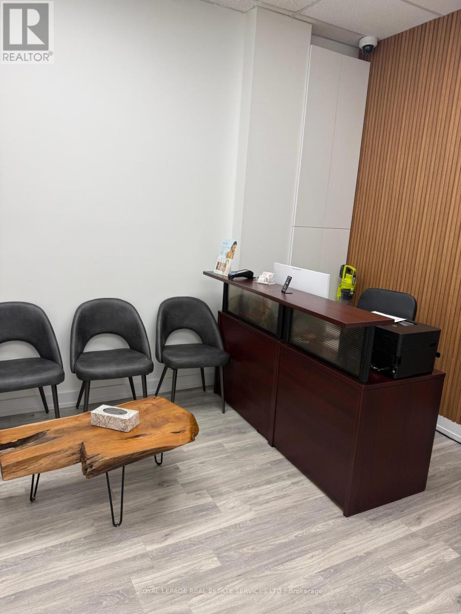 106 - 712 Davis Drive, Newmarket, Ontario  L3Y 8C3 - Photo 6 - N12981148