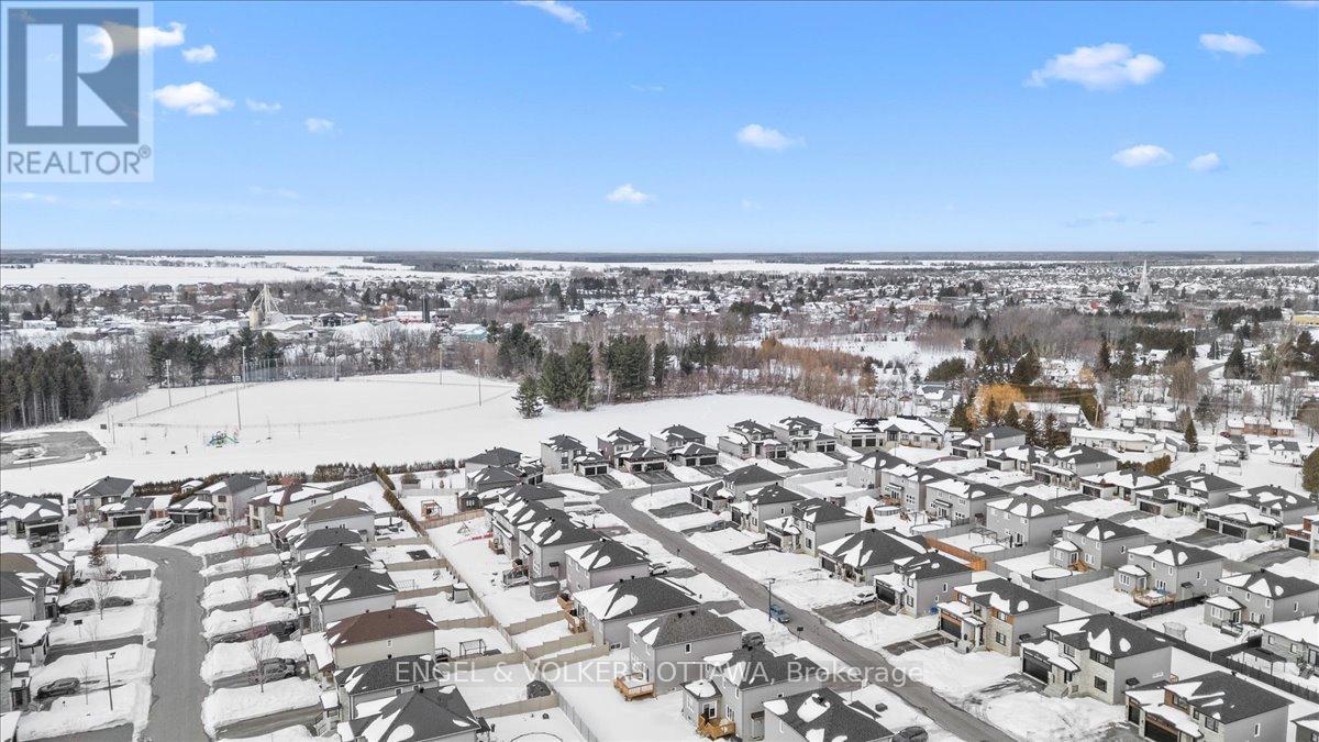 624 Geneva Crescent, Russell, Ontario  K0A 1W0 - Photo 41 - X12822734