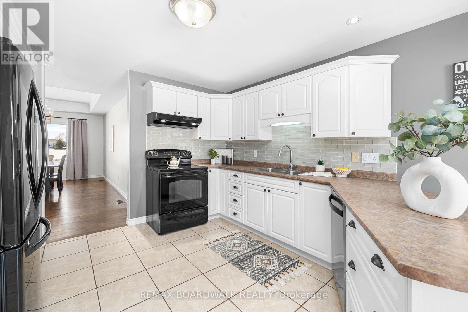 157 Macpherson Way, Rr #7 Way, Perth, Ontario  K7H 3C9 - Photo 9 - X12971340