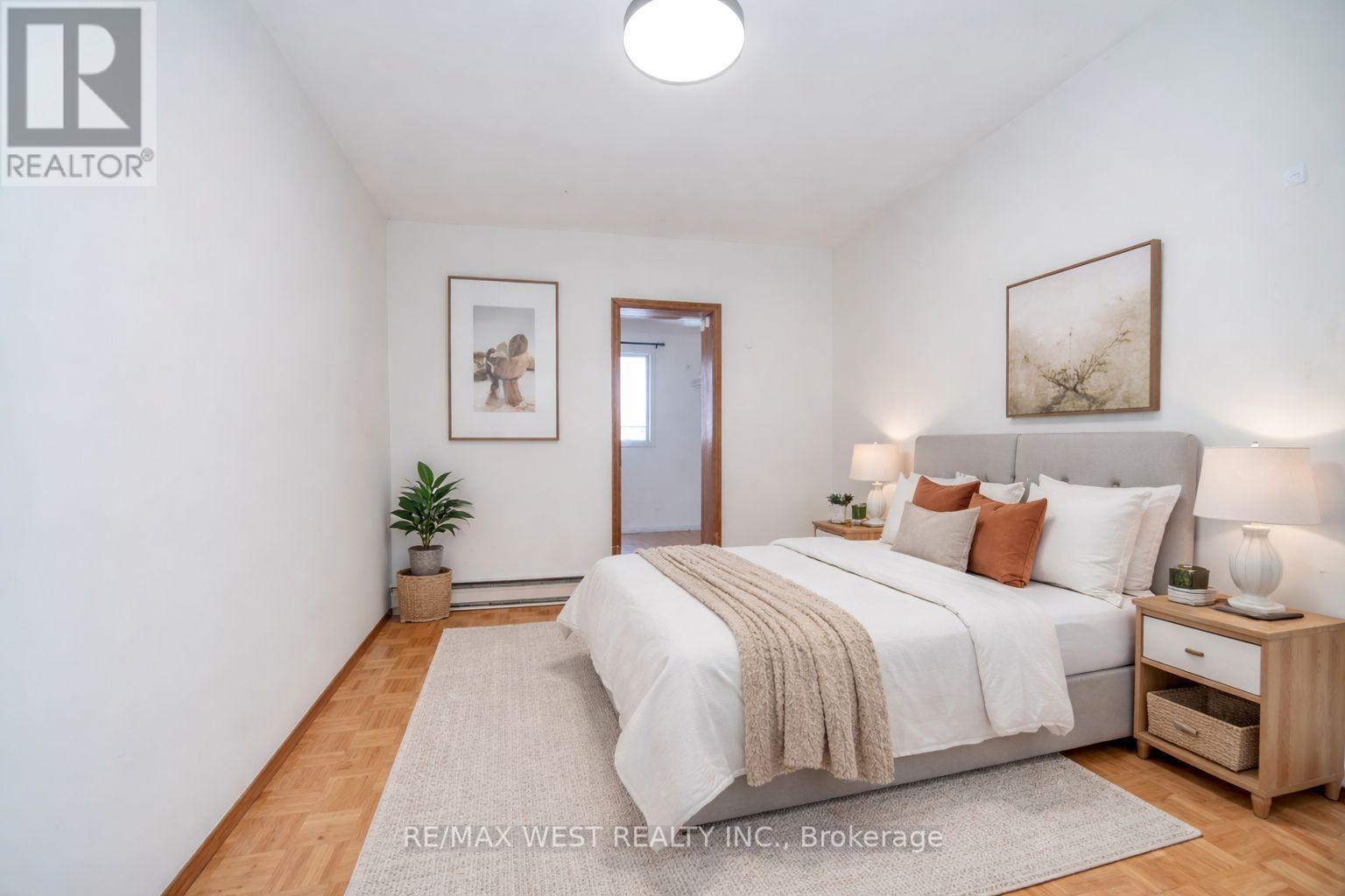 195 Islington Avenue, Toronto (New Toronto), Ontario  M8V 3B8 - Photo 5 - W12976218