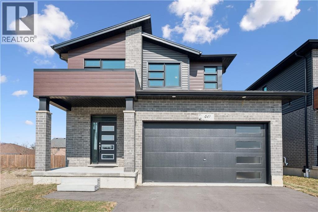 40 Moon Crescent, Cambridge, Ontario  N1S 0C4 - Photo 3 - 40815512