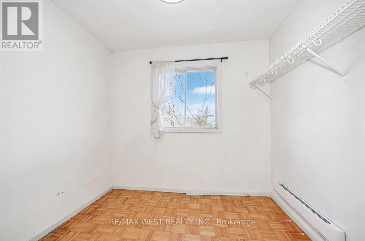 195 Islington Avenue, Toronto (New Toronto), Ontario  M8V 3B8 - Photo 6 - W12976218