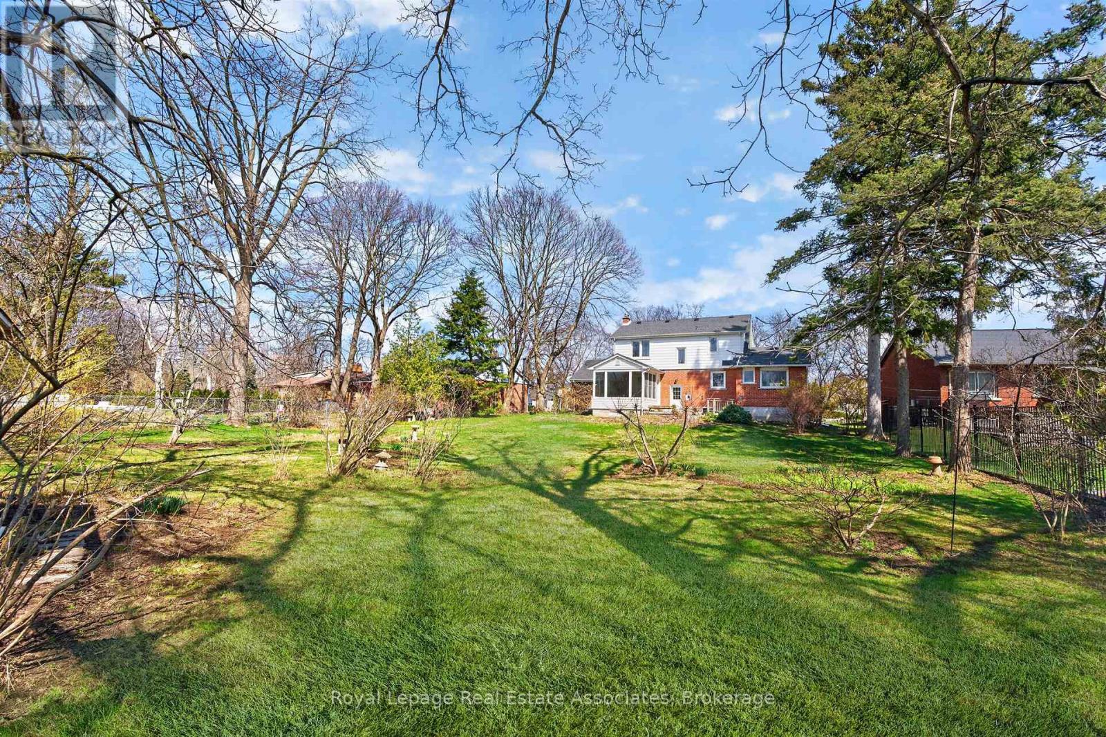 2079 Deyncourt Drive, Burlington (Brant), Ontario  L7R 1W2 - Photo 32 - W12975290