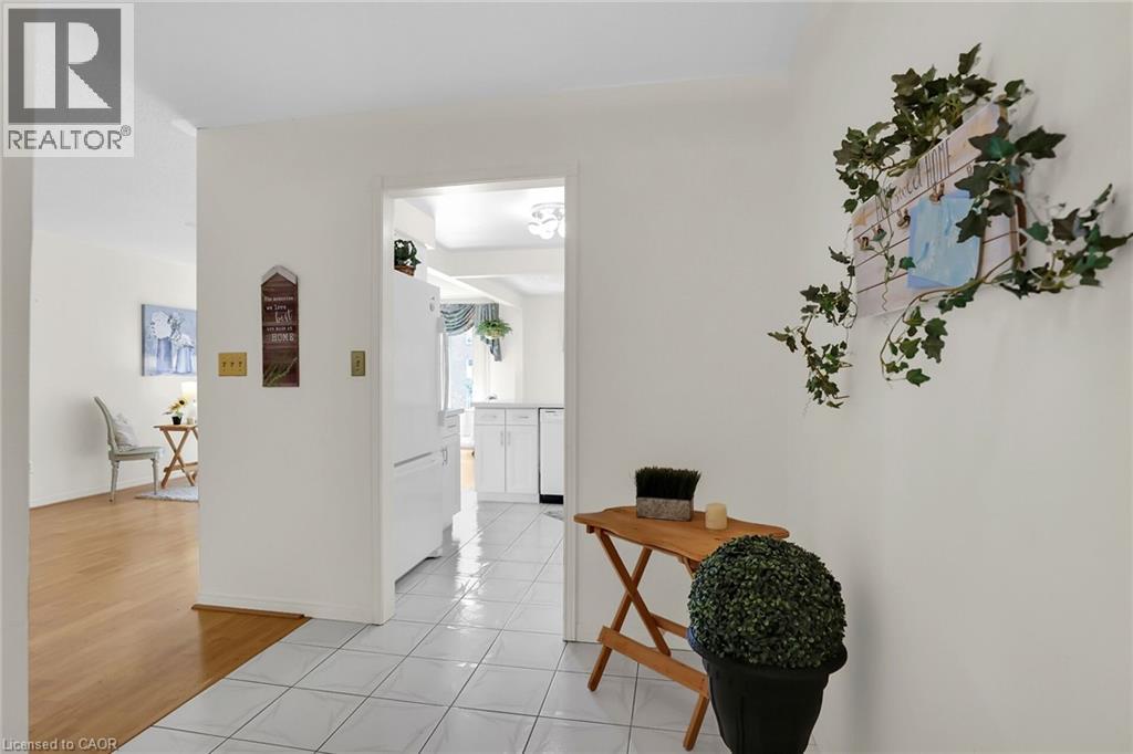 3050 Pinemeadow Drive Unit# 16, Burlington, Ontario  L7M 3X5 - Photo 6 - 40801547