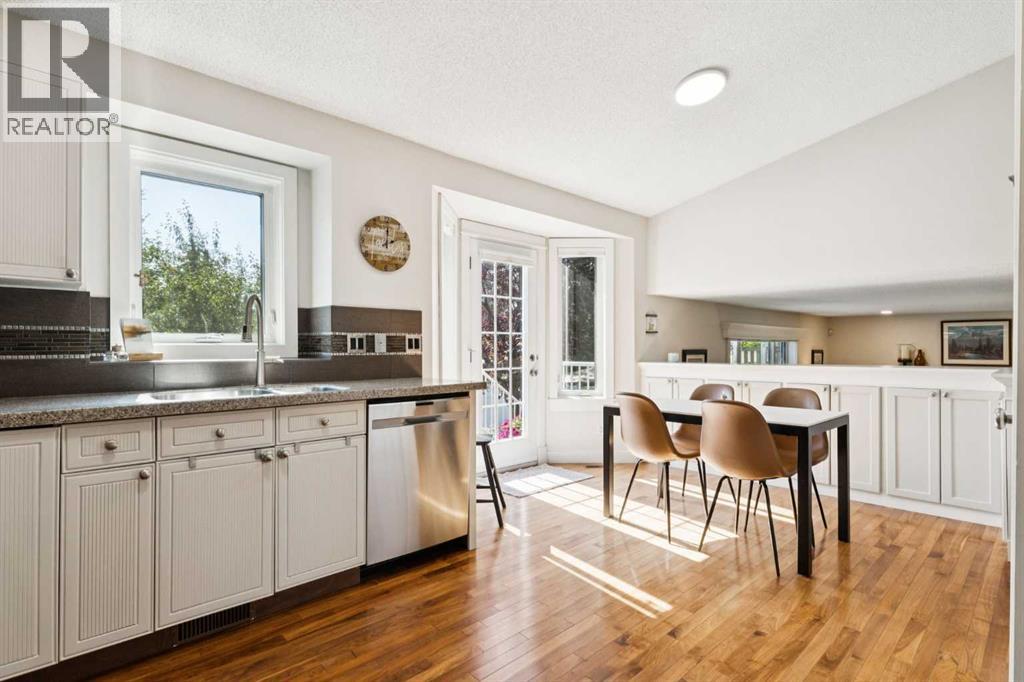 41 Shannon Circle SW, Calgary, Alberta  T2Y 2K4 - Photo 10 - A2268909