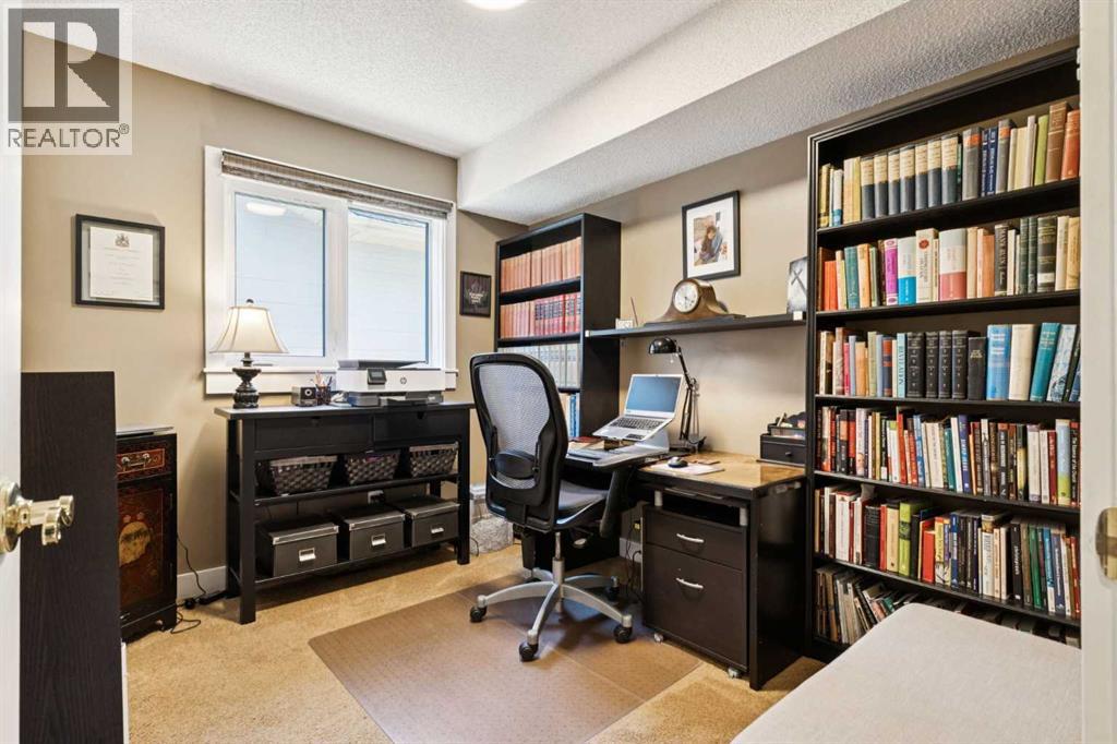 41 Shannon Circle SW, Calgary, Alberta  T2Y 2K4 - Photo 13 - A2268909