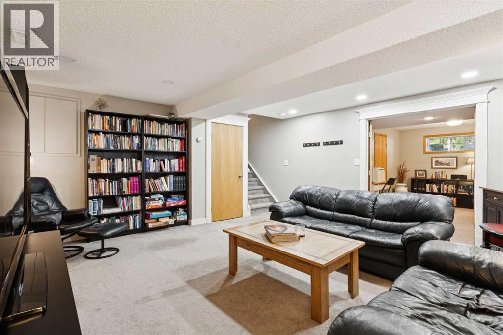 41 Shannon Circle SW, Calgary, Alberta  T2Y 2K4 - Photo 26 - A2268909