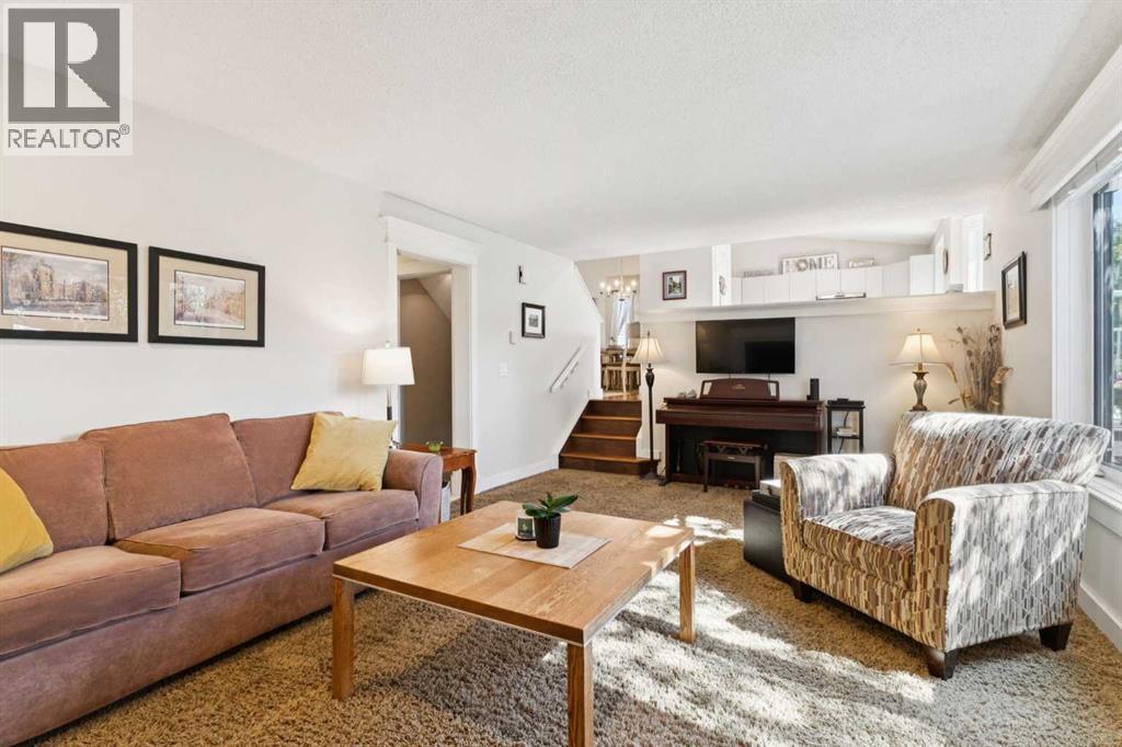 41 Shannon Circle SW, Calgary, Alberta  T2Y 2K4 - Photo 12 - A2268909