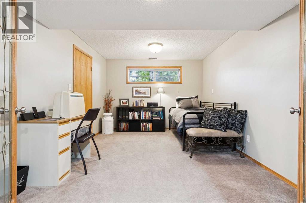 41 Shannon Circle SW, Calgary, Alberta  T2Y 2K4 - Photo 27 - A2268909