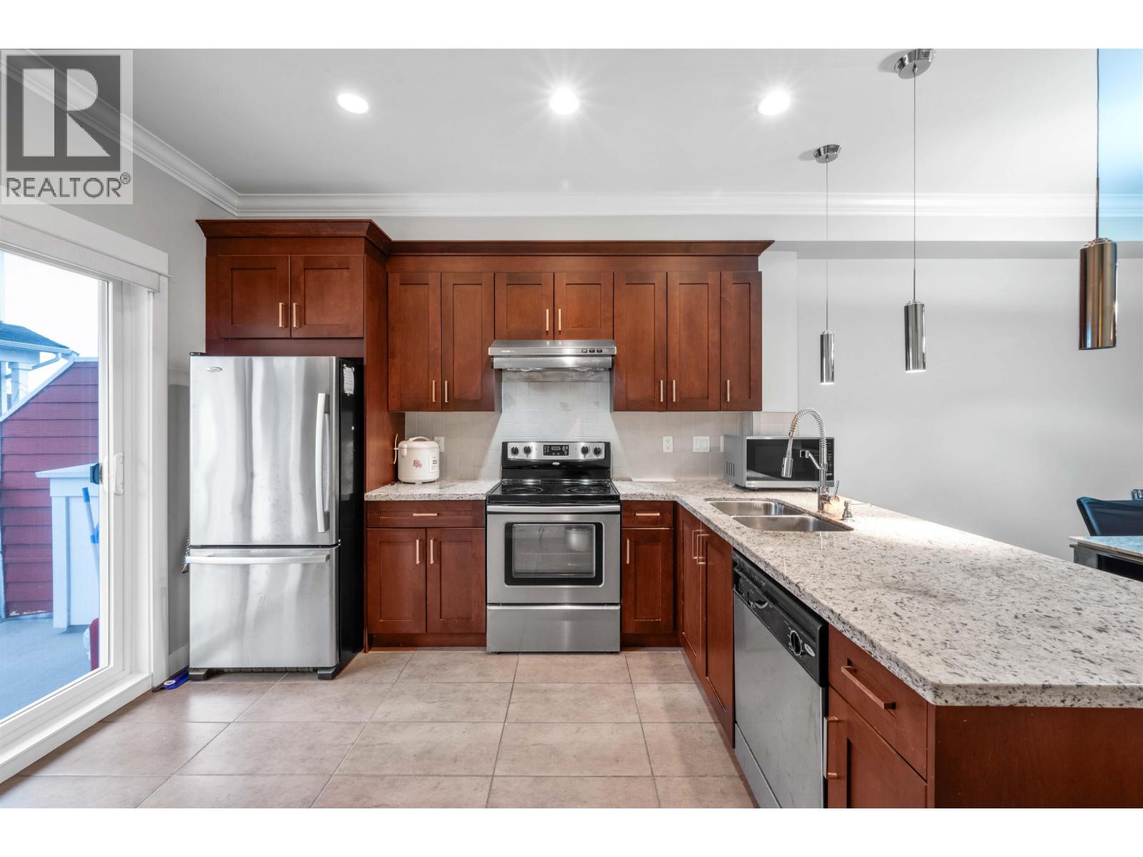 25 1130 Ewen Avenue, New Westminster, British Columbia  V3M 5E4 - Photo 5 - R3085409