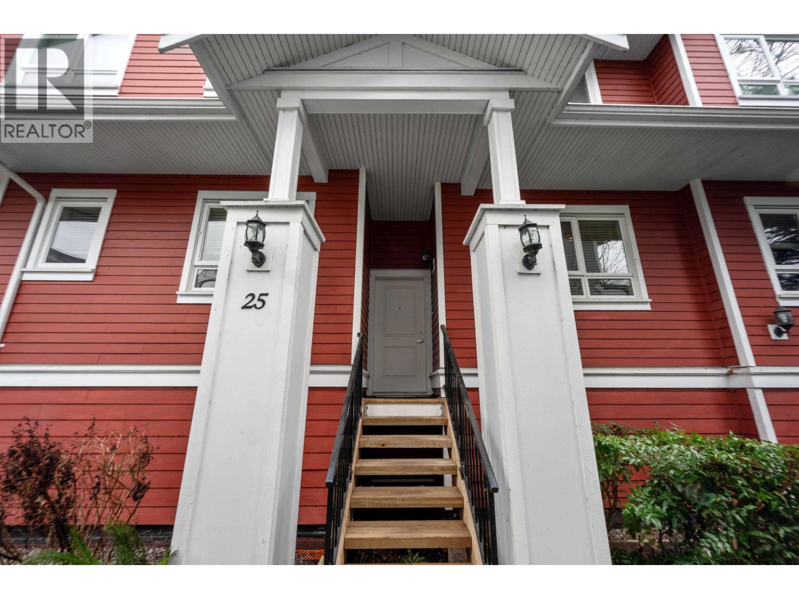 25 1130 Ewen Avenue, New Westminster, British Columbia  V3M 5E4 - Photo 3 - R3085409