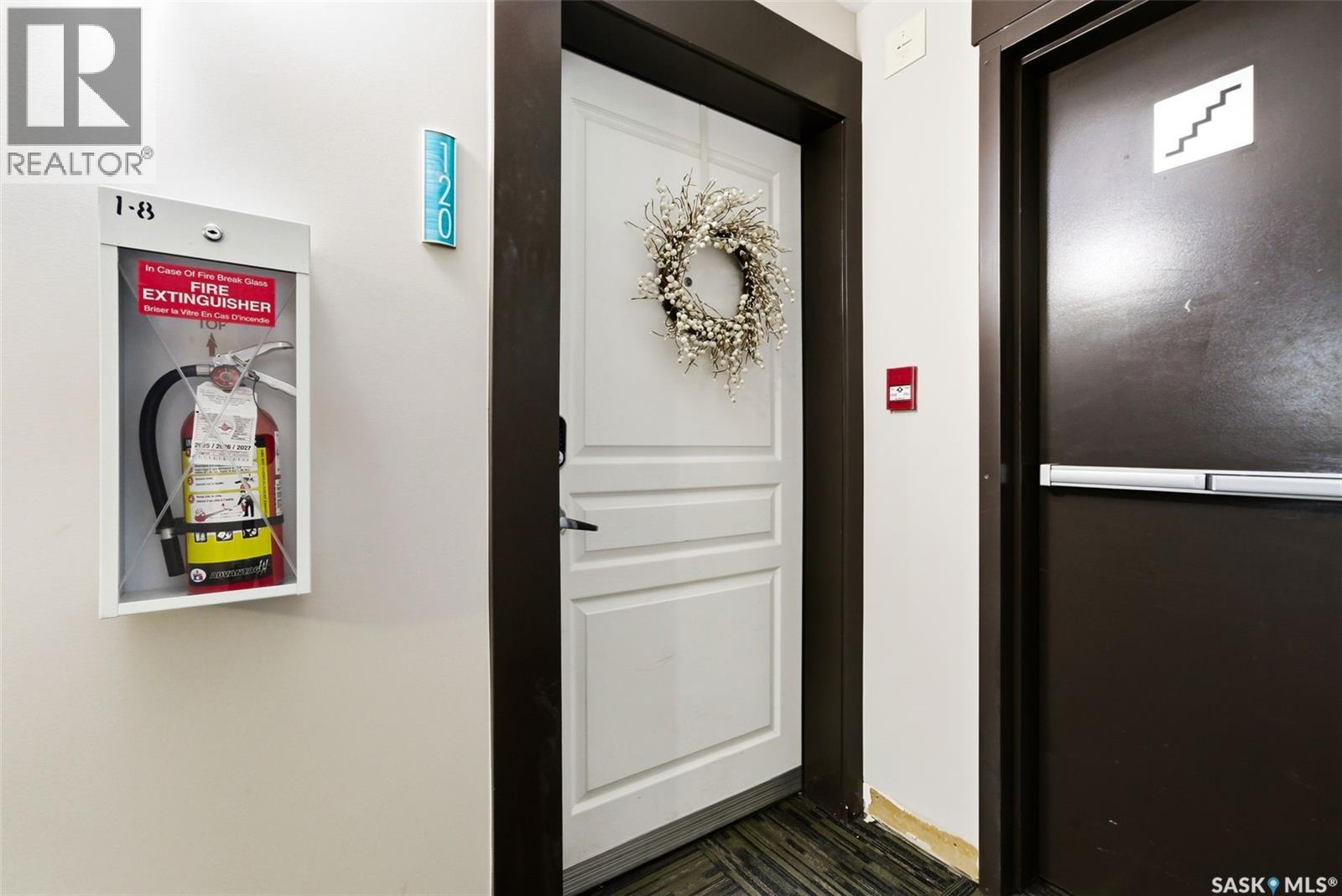 120 5301 Universal Crescent, Regina, Saskatchewan  S4W 0L2 - Photo 3 - SK032571