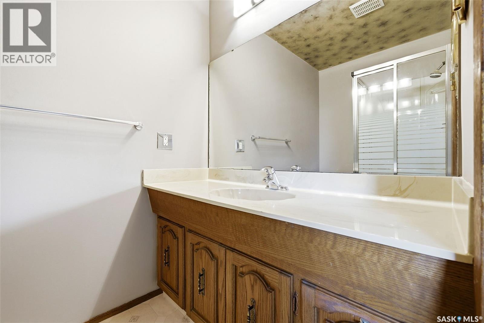 2102 Cunning Crescent, Regina, Saskatchewan  S4V 0M8 - Photo 19 - SK032459