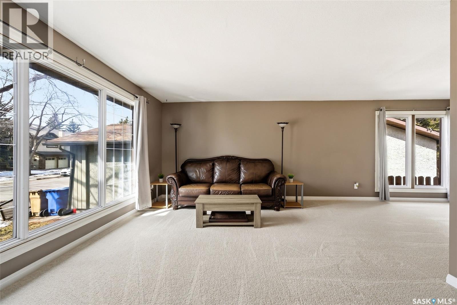 2102 Cunning Crescent, Regina, Saskatchewan  S4V 0M8 - Photo 4 - SK032459