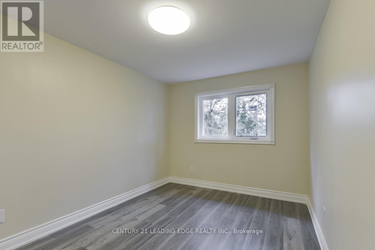 Main Fl & 2nd Fl - 16 Medaca Street, Toronto, Ontario  M2J 3A7 - Photo 15 - C12981932