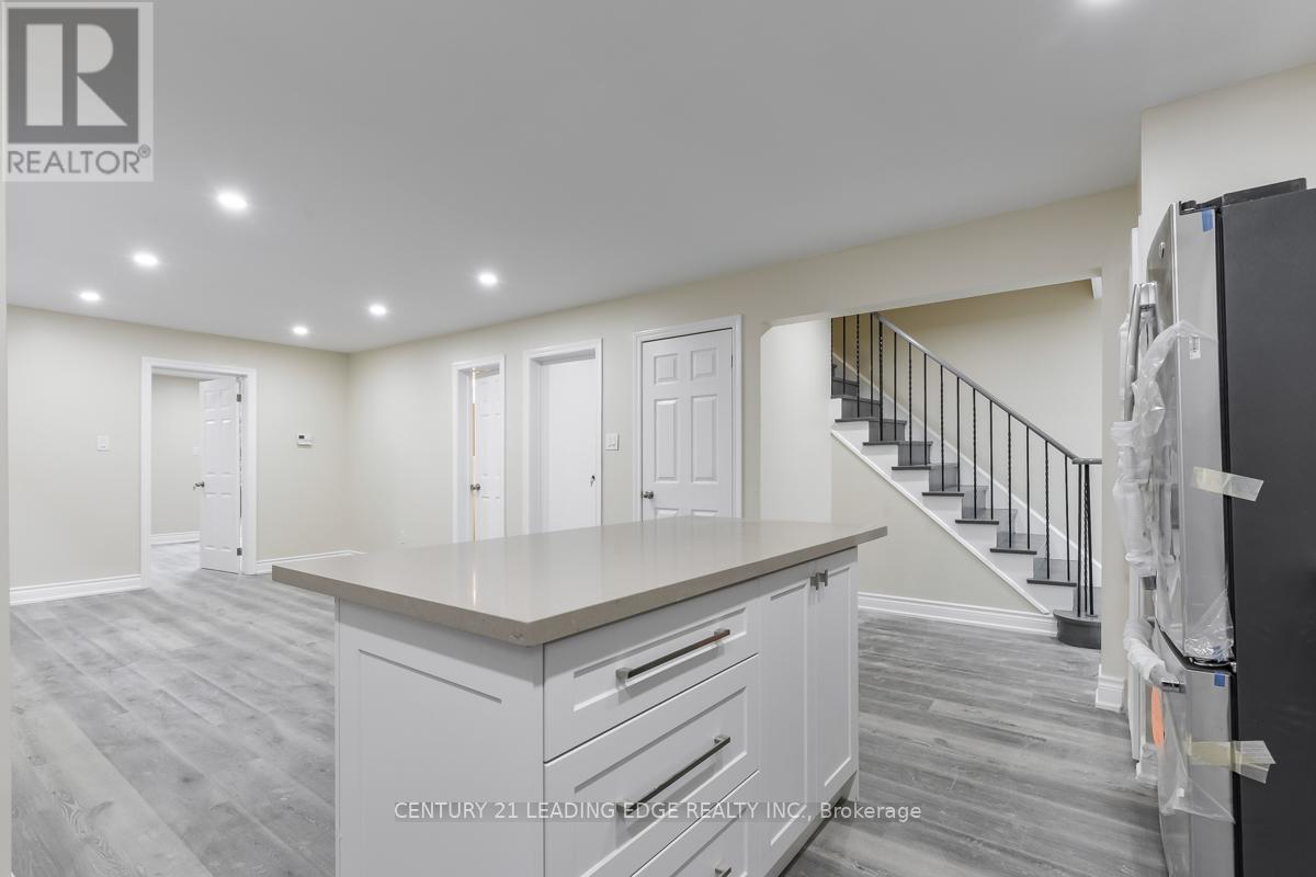 Main Fl & 2nd Fl - 16 Medaca Street, Toronto, Ontario  M2J 3A7 - Photo 5 - C12981932