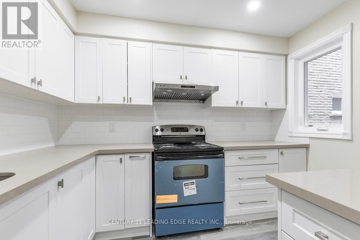 Main Fl & 2nd Fl - 16 Medaca Street, Toronto, Ontario  M2J 3A7 - Photo 6 - C12981932