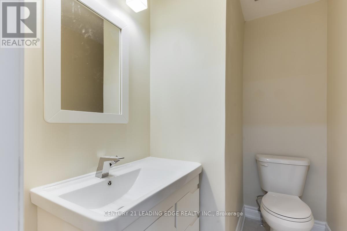 Main Fl & 2nd Fl - 16 Medaca Street, Toronto, Ontario  M2J 3A7 - Photo 9 - C12981932